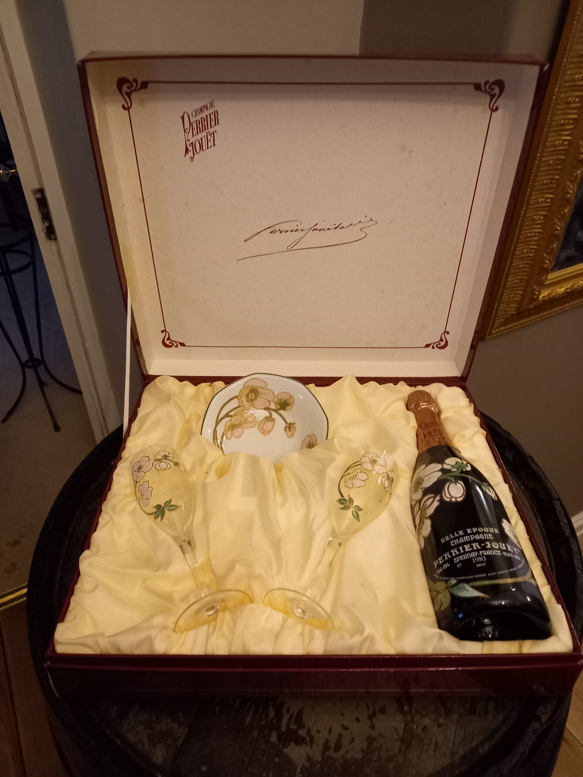 1983 Perrier-Jouet Belle Epoque - Fleur de Champagne Brut with Glasses and bowl, Champagne, France