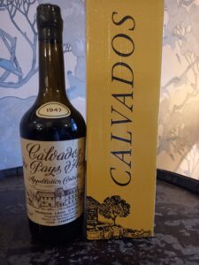 1947 Madame Leon Cholet Calvados du pays d'auge bottled 11 09 1995